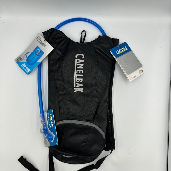 CamelBak Classic Hydration Pack 2.5L Crux Reservoir Backpack Hiking NWT - Picture 1 of 10